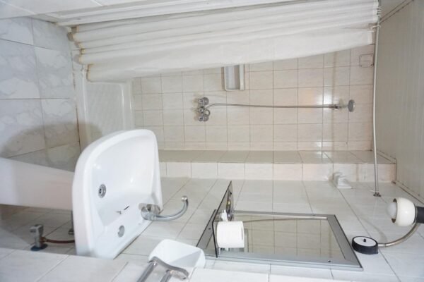 Hotel Merry land Budget Double room - Image 4